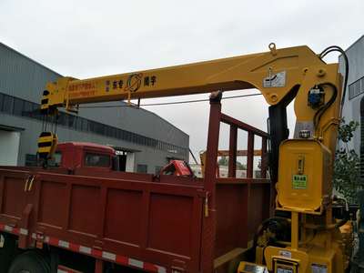 騰宇12噸隨車(chē)吊與后雙橋挖機(jī)拖車(chē)價(jià)格解析